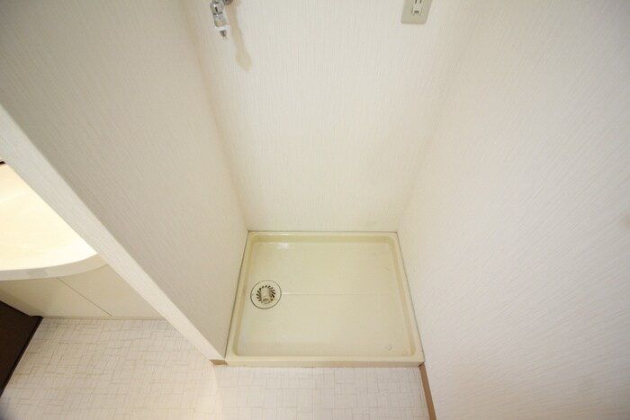 物件内観写真13　(洗濯機置場)