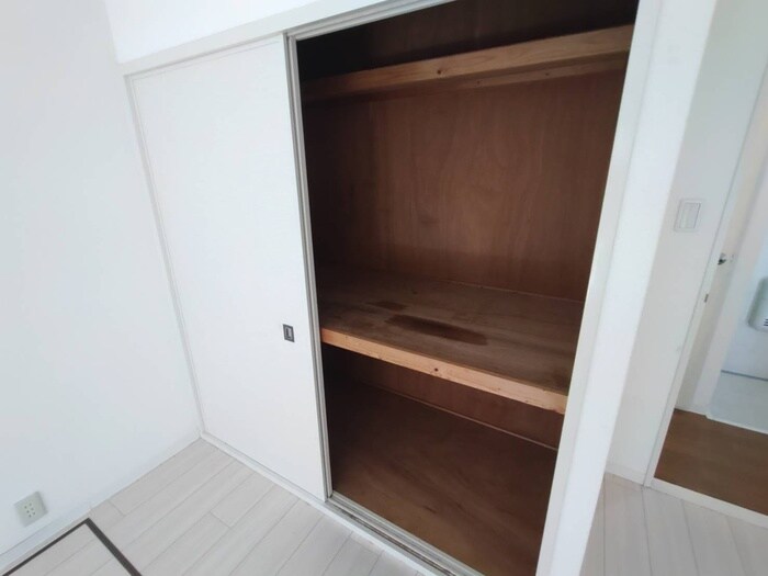 物件内観写真16　(収納)