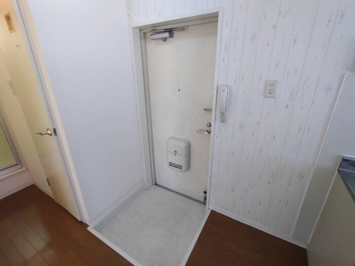 物件内観写真17　(玄関)