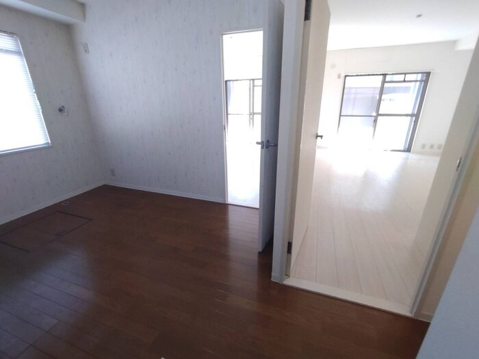 物件内観写真18　(廊下)