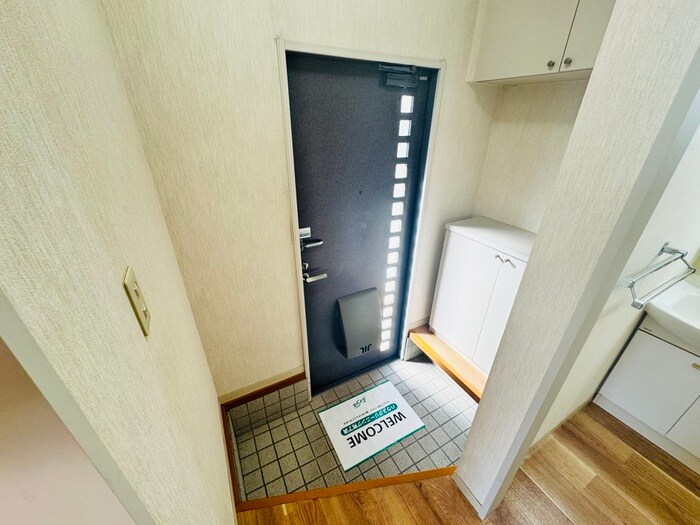 物件内観写真14　(玄関)