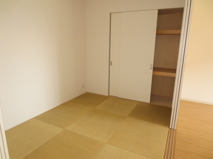 物件内観写真10　(収納)