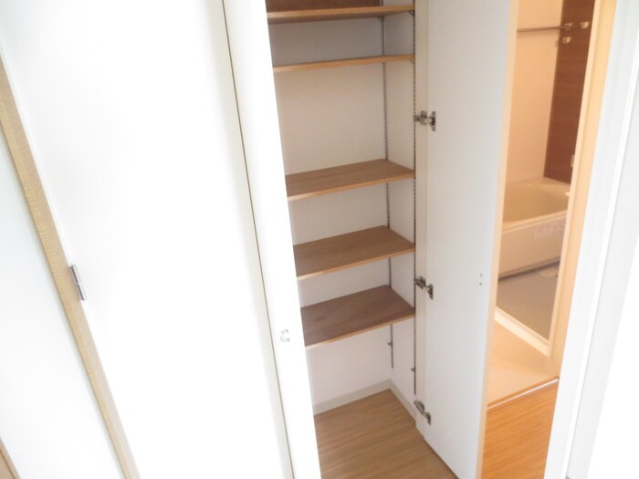 物件内観写真18　(収納)