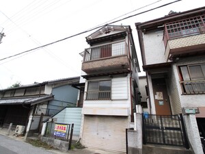 八幡岸本貸家外観写真