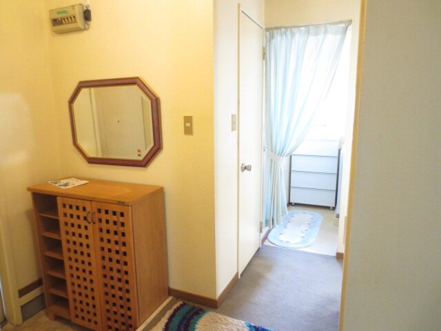 物件内観写真15　(玄関)