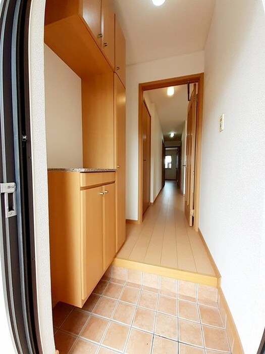 物件内観写真16　(玄関)