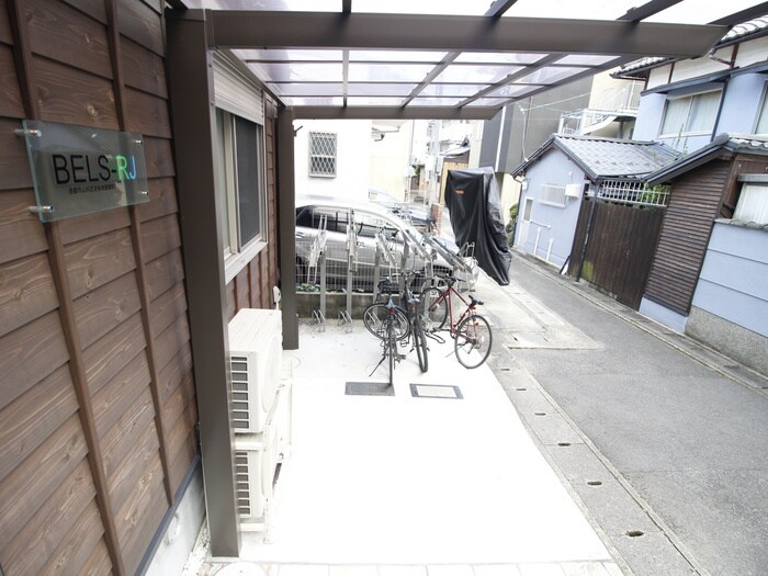 物件外観写真6　(駐輪場)