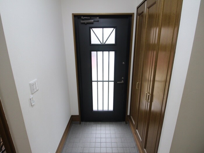 物件内観写真22　(玄関)