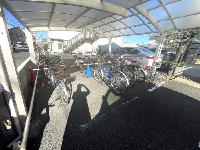 物件外観写真5　(駐輪場)