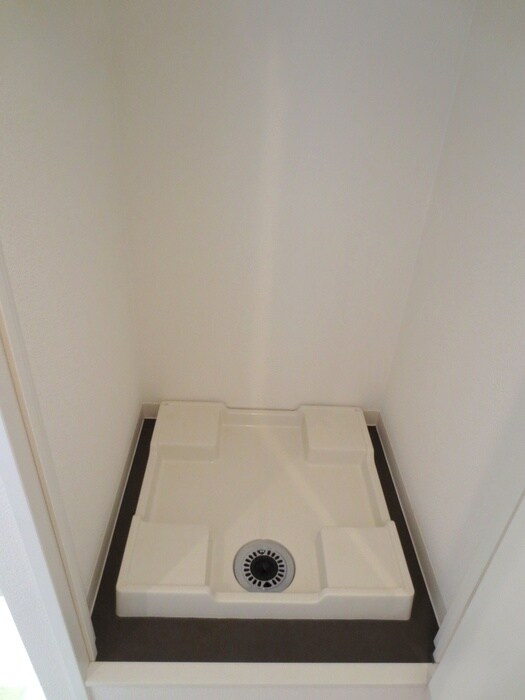 物件内観写真8　(洗濯機置場)