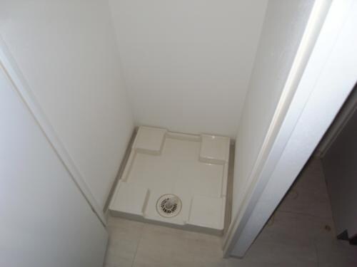 物件内観写真11　(洗濯機置場)