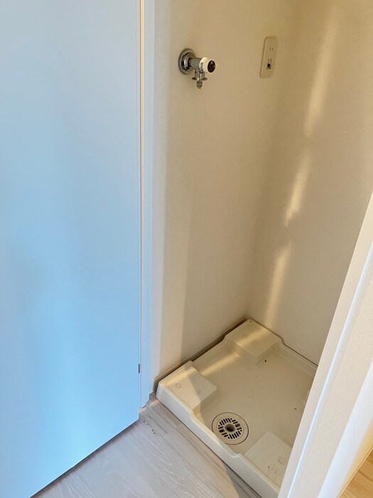 物件内観写真16　(洗濯機置場)