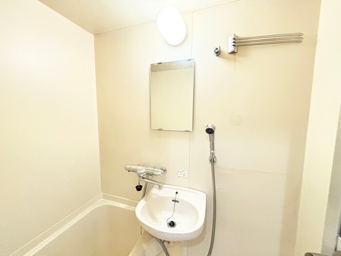 エイチ・ツーオー今川の洗面