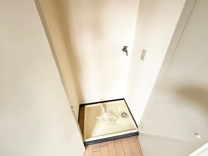 エイチ・ツーオー今川の洗濯機置場