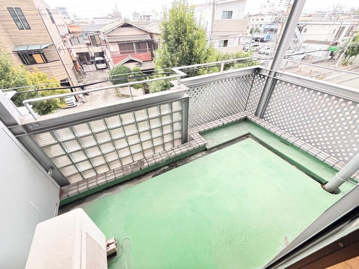 エイチ・ツーオー今川のベランダ・バルコニー