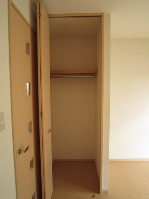 物件内観写真15　(収納)