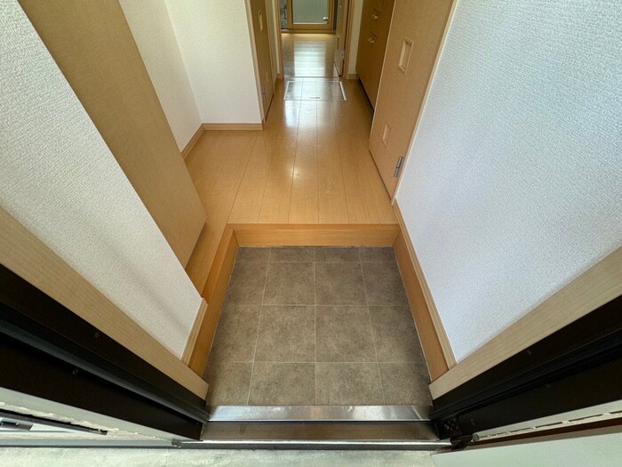 物件内観写真22　(玄関)