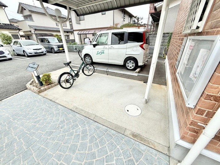 物件外観写真3　(駐輪場)