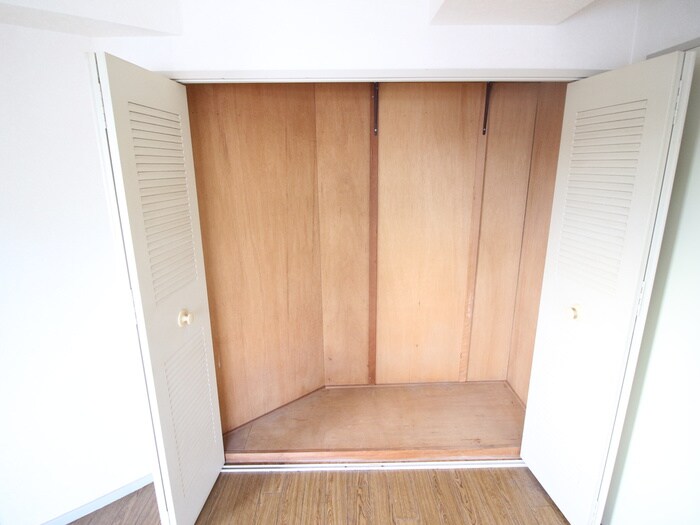 物件内観写真12　(収納)