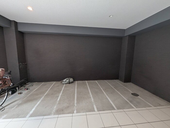 物件外観写真6　(駐輪場)