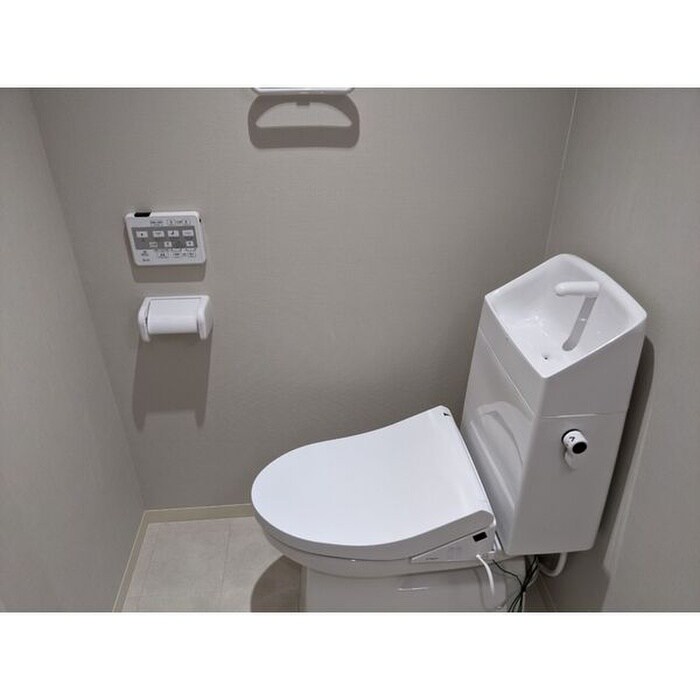 物件内観写真9　(トイレ)