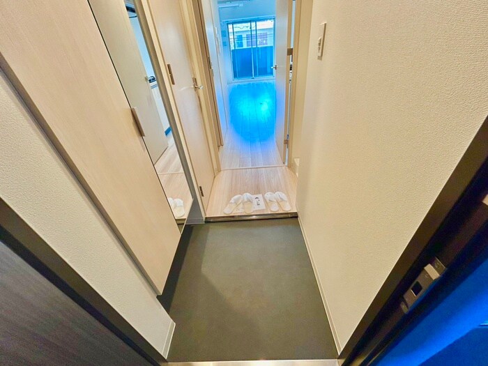 物件内観写真13　(玄関)