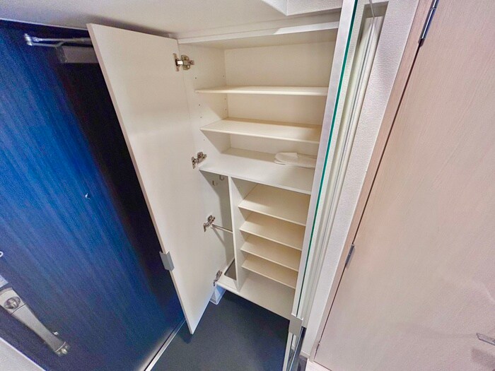 物件内観写真15　(靴箱)