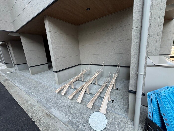 物件外観写真5　(駐輪場)
