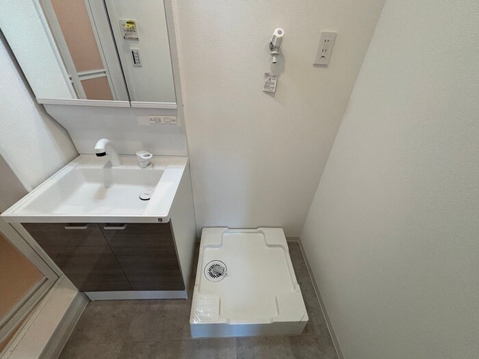 物件内観写真12　(洗濯機置場)