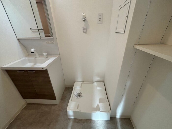 物件内観写真13　(洗濯機置場)