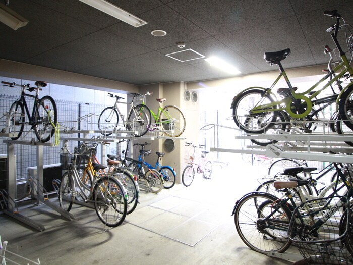 物件外観写真6　(駐輪場)