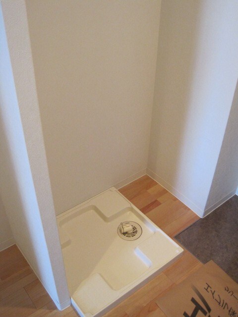 物件内観写真13　(洗濯機置場)