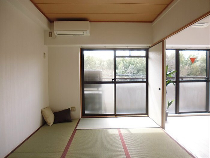 物件内観写真8　(居室)