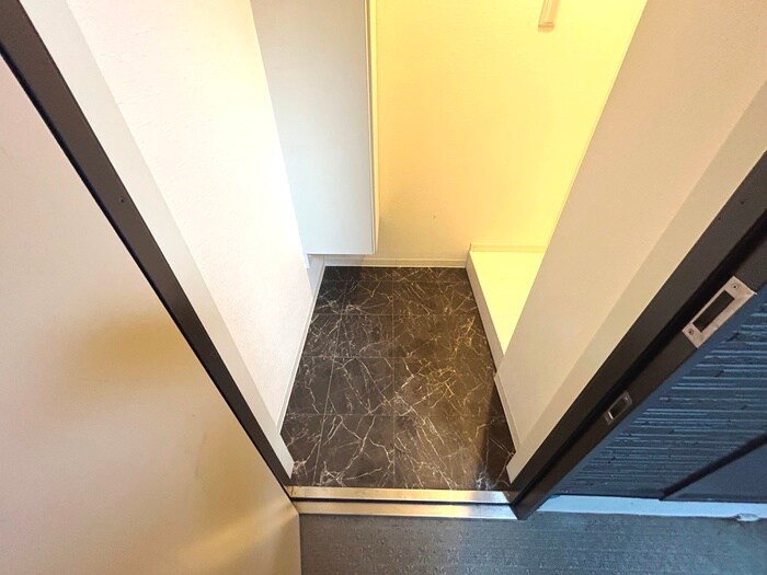 物件内観写真17　(玄関)