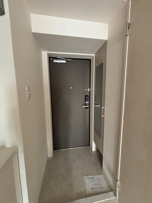 物件内観写真7　(玄関)