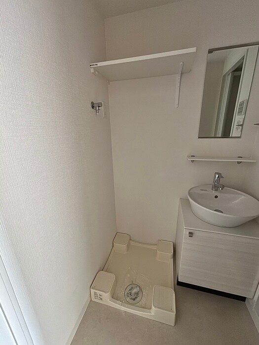 物件内観写真12　(洗濯機置場)