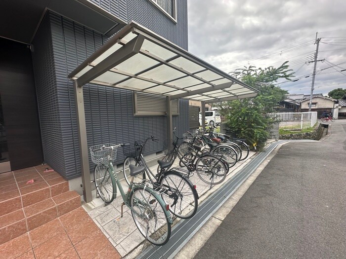 物件外観写真5　(駐輪場)