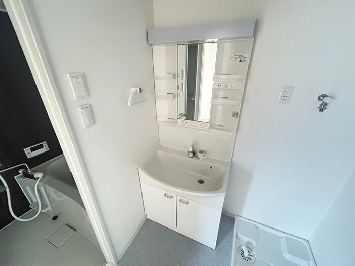 物件内観写真11　(洗濯機置場)