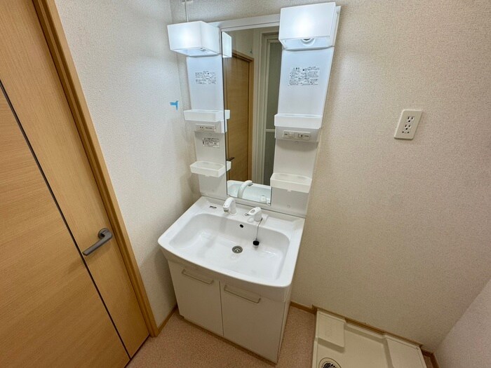 物件内観写真11　(洗面)