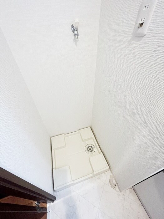 物件内観写真9　(洗濯機置場)