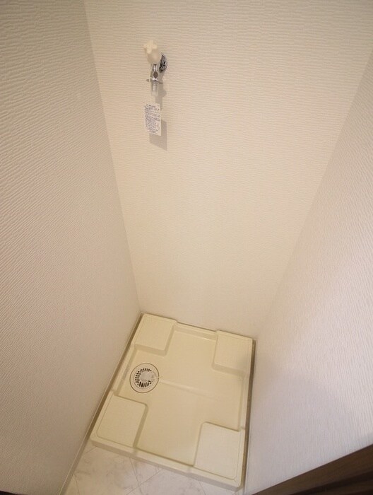 物件内観写真12　(洗濯機置場)