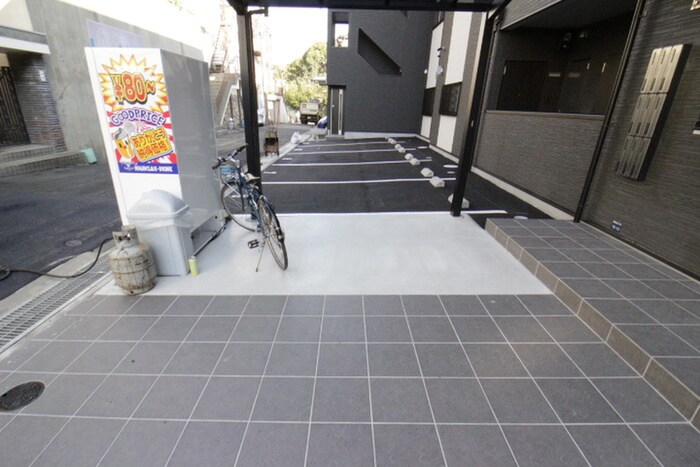 物件外観写真4　(駐輪場)