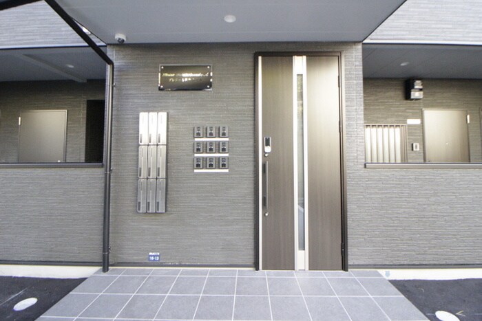 物件外観写真5　(エントランス部分)