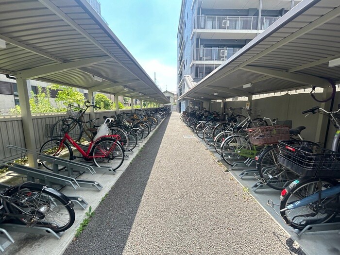物件外観写真3　(駐輪場)