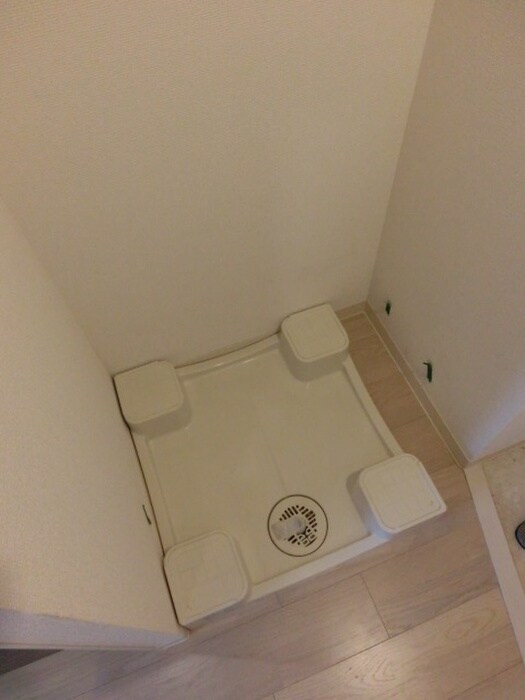 物件内観写真13　(洗濯機置場)