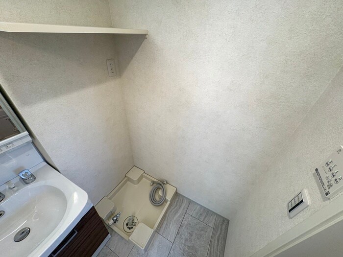 物件内観写真10　(洗濯機置場)