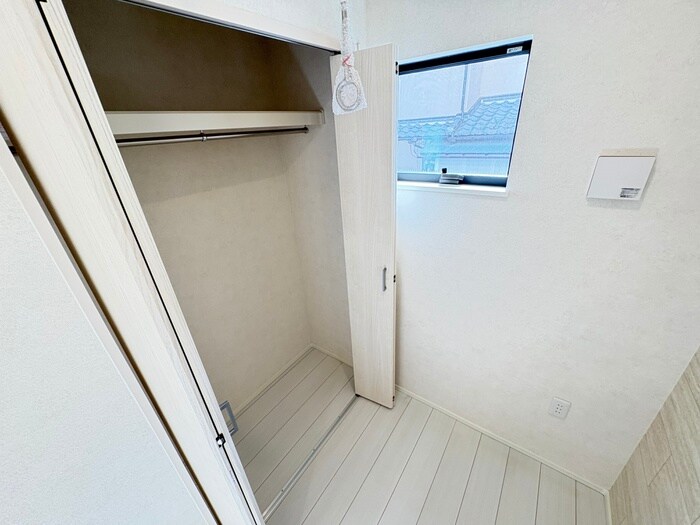物件内観写真16　(収納)