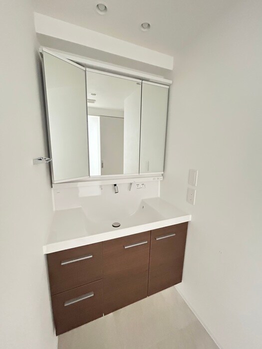 物件内観写真12　(洗面)