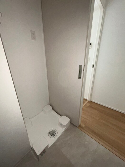 物件内観写真15　(洗濯機置場)