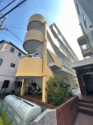 グランドハイツ３号館外観写真